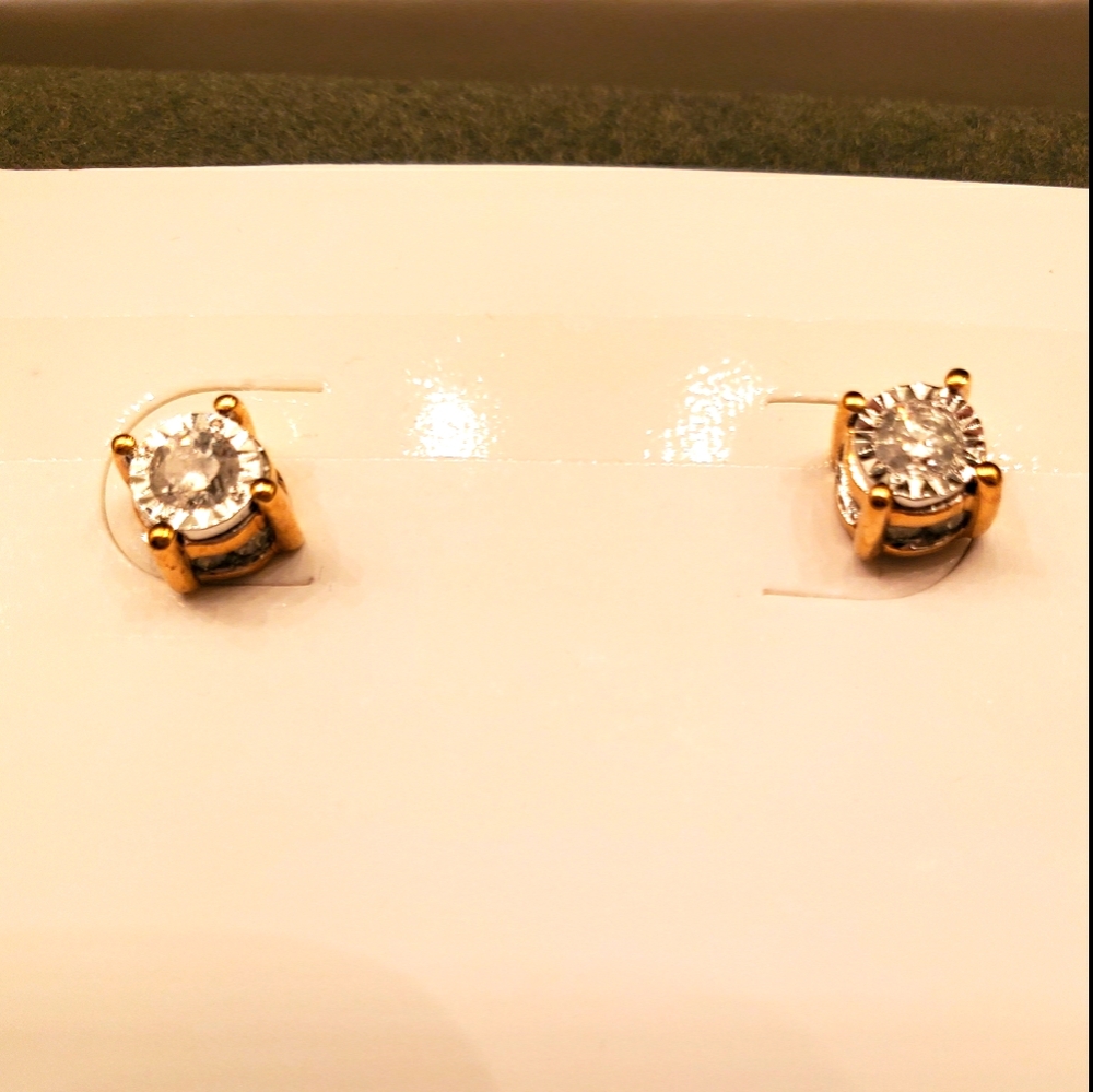 10k 1/2CTTW Diamond studs